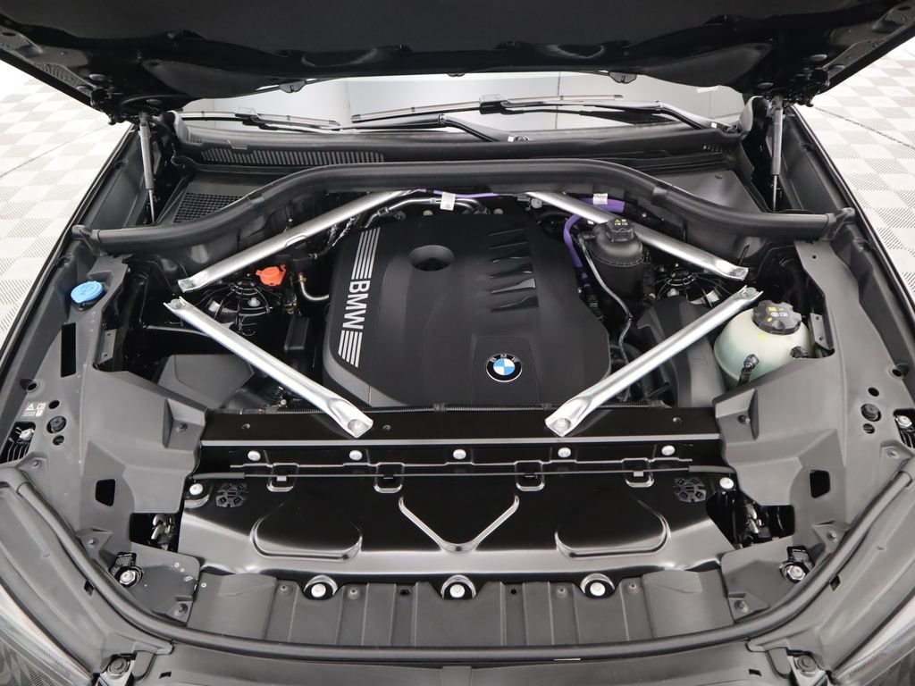Used 2026 Black Sapphire Metallic BMW xDrive40i image 31
