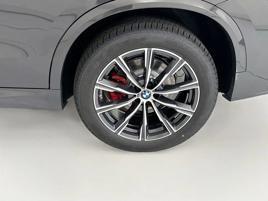 New 2026 Gray BMW xDrive40i image 30