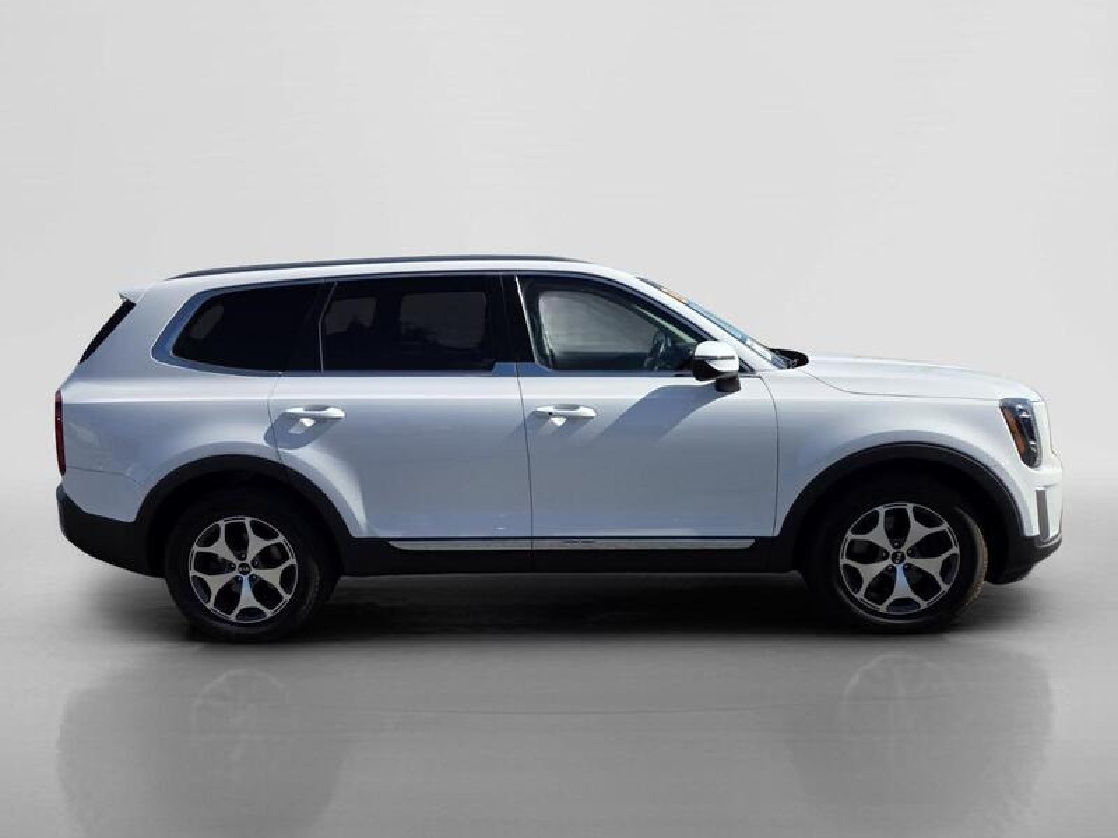 Used 2021 Glacial White Pearl Kia EX image 6