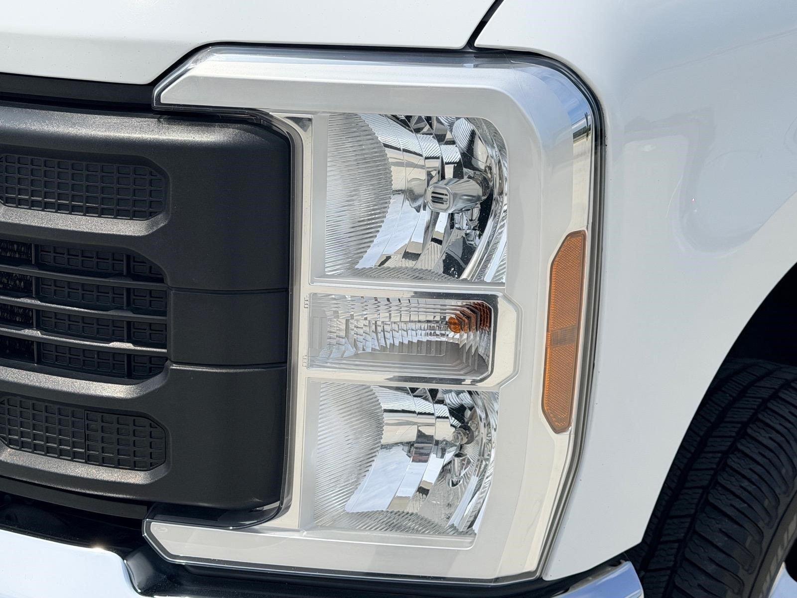 Used 2024 Oxford White Ford XL image 13