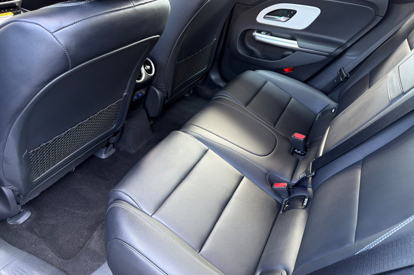 New 2027 MANUFAKTUR Alpine Grey Mercedes-Benz CLA 350 image 10