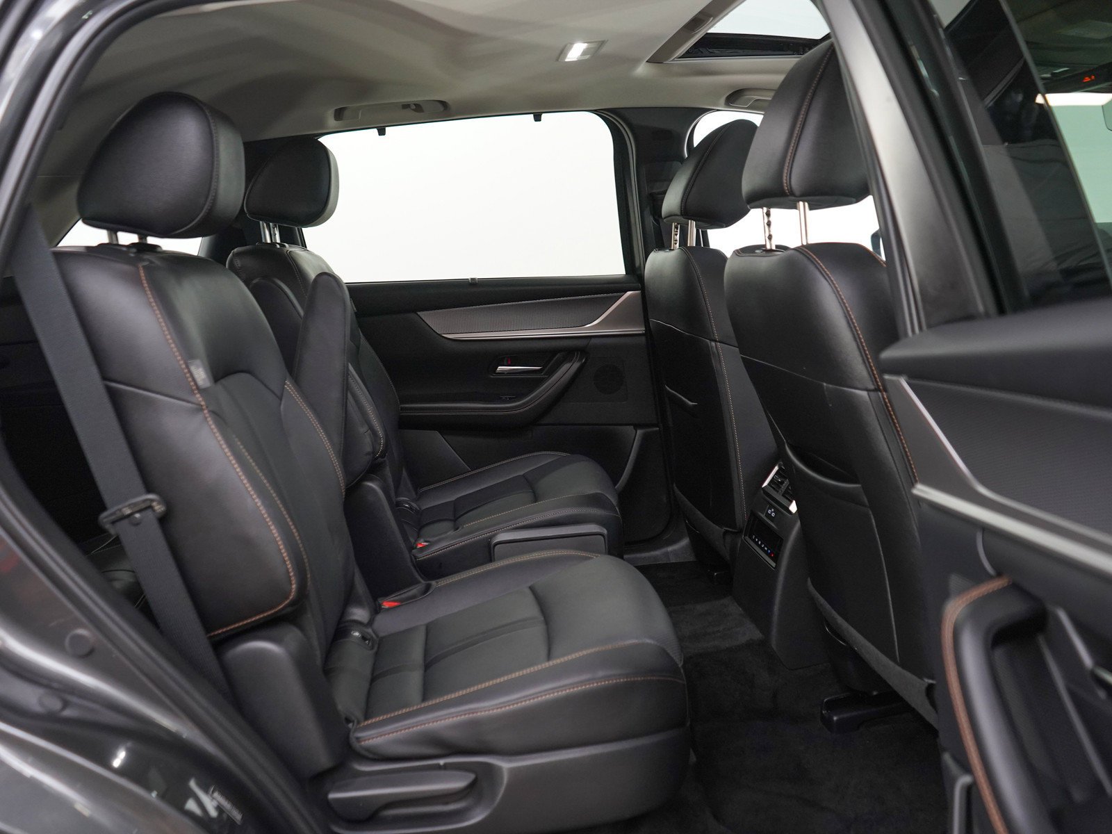 Used 2024  Mazda Preferred image 12