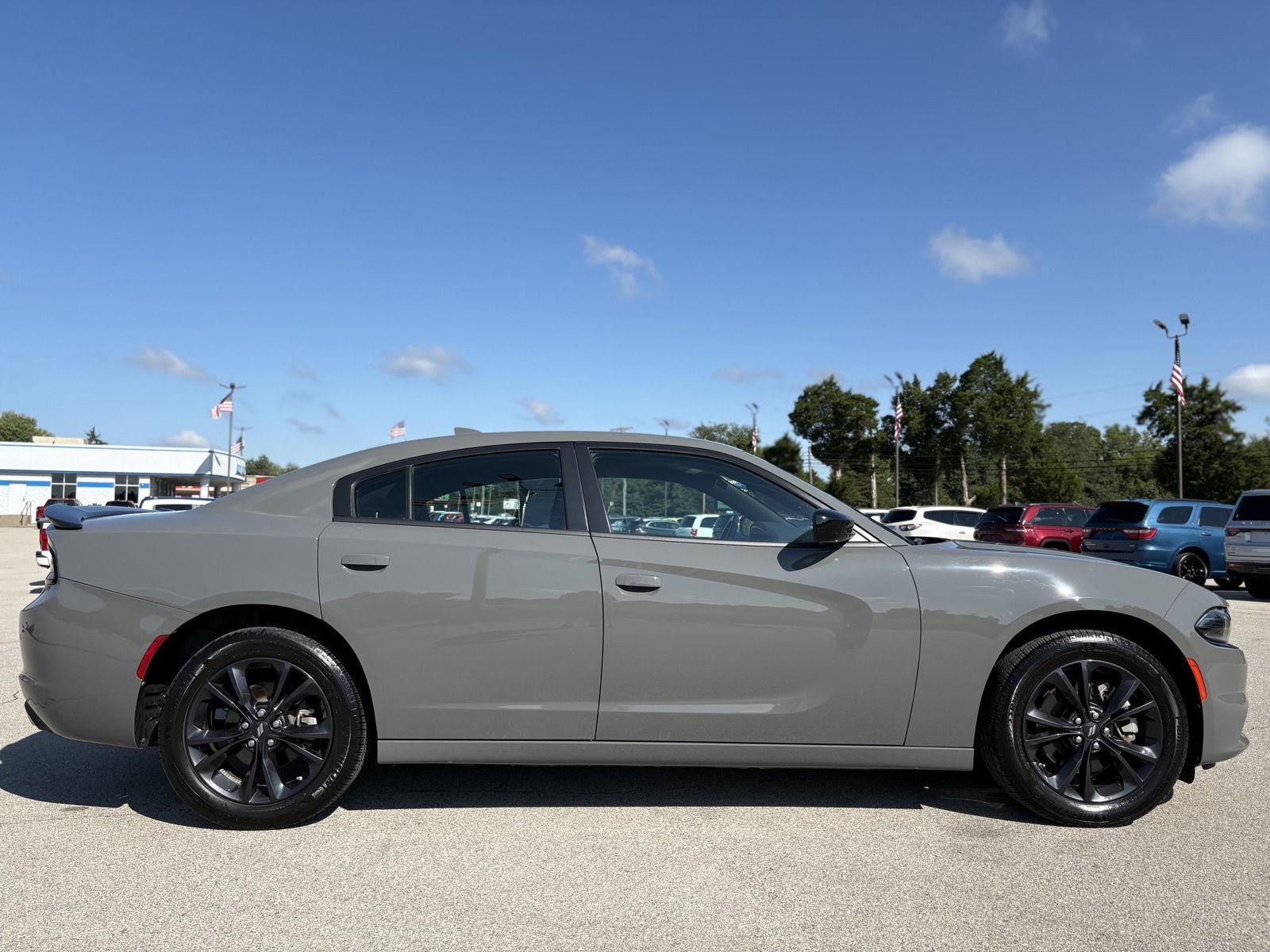 Used 2023 Destroyer Gray Clearcoat Dodge SXT image 22