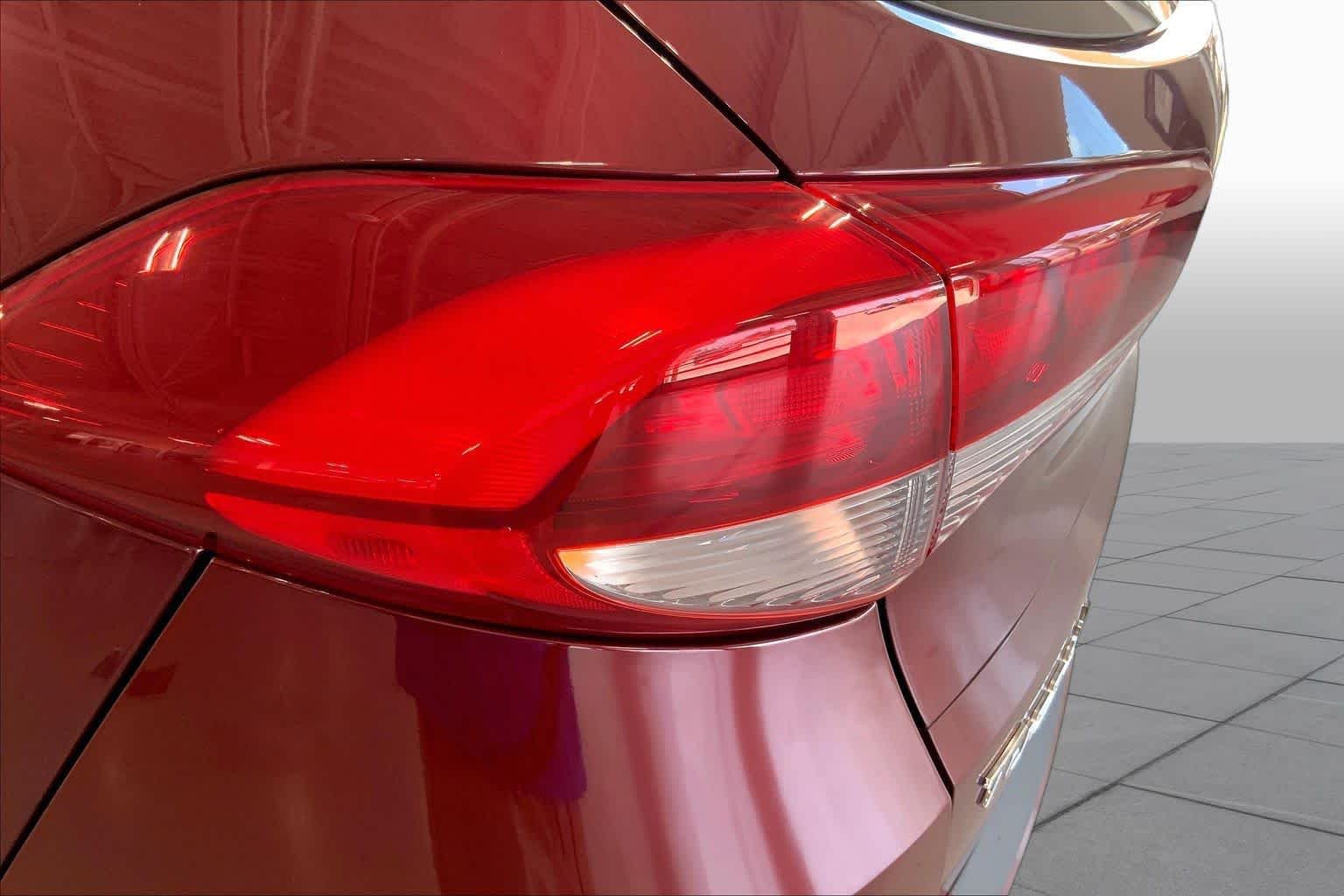 Used 2017 Ruby Wine Hyundai SE Plus image 28