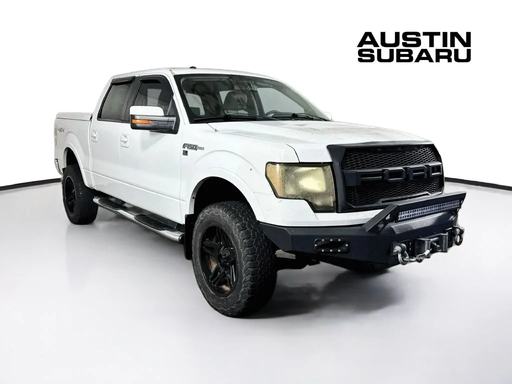 Used 2009 White Ford Lariat image 1