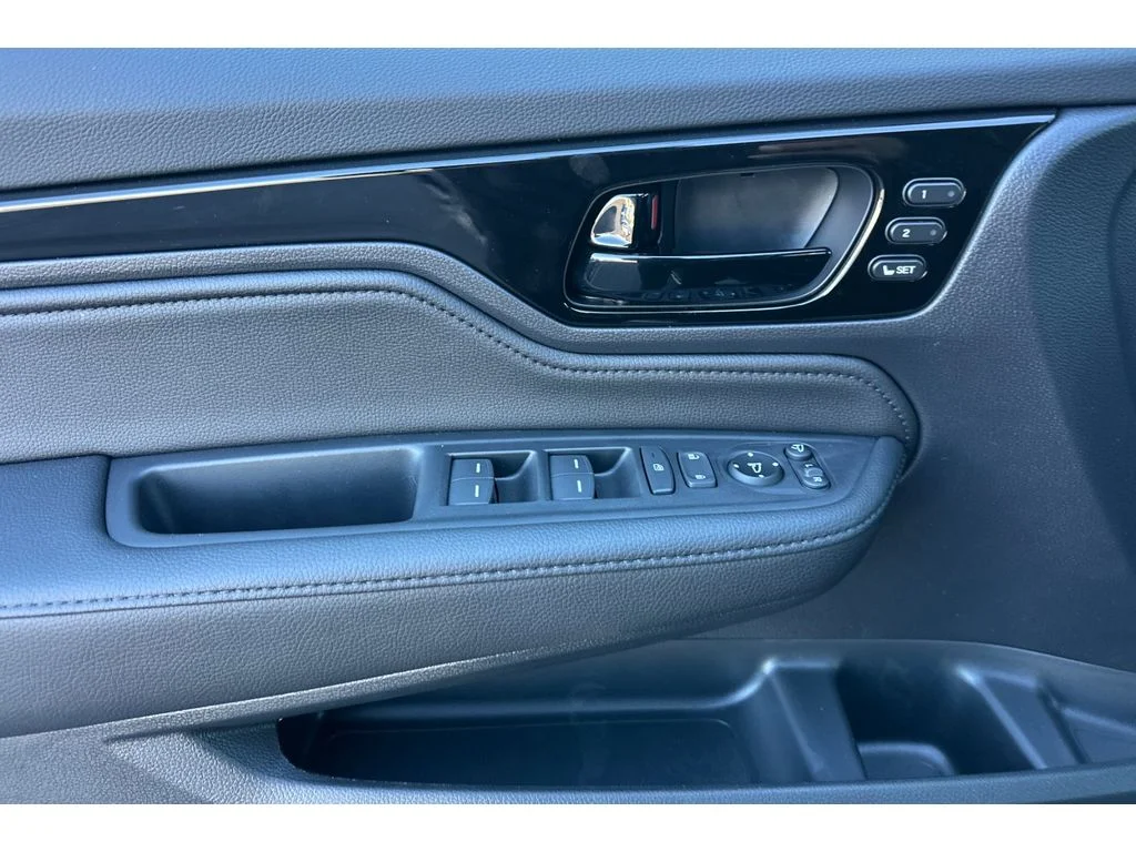 2026 Honda Odyssey Elite - Photo 12