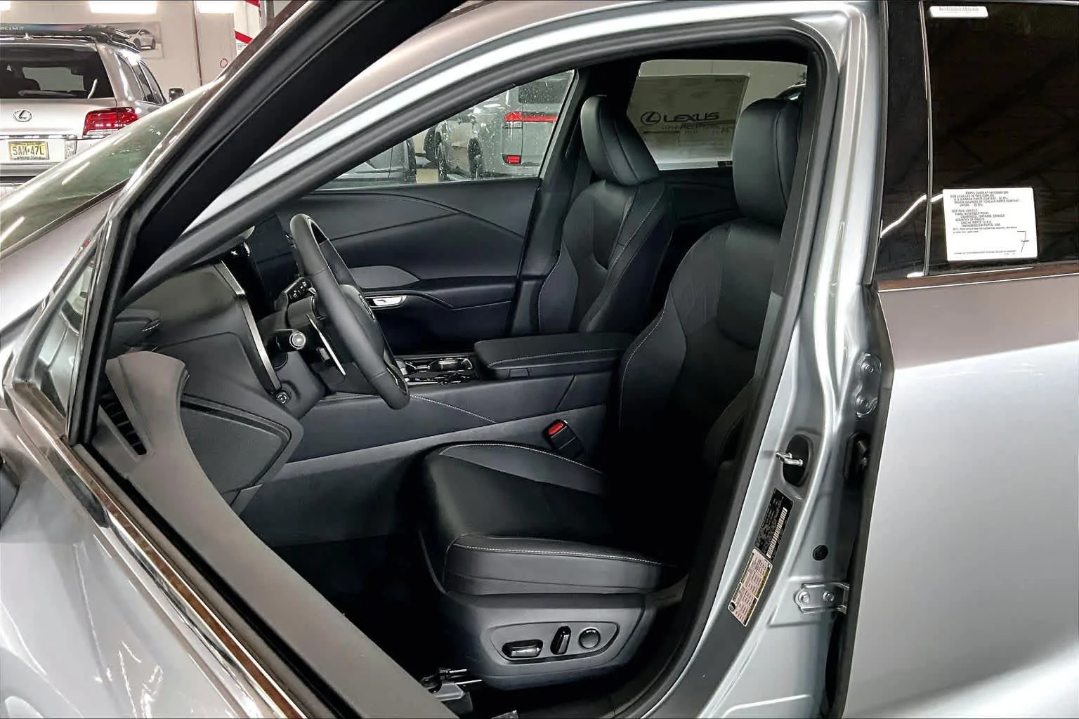 New 2026 Iridium Lexus Premium image 9