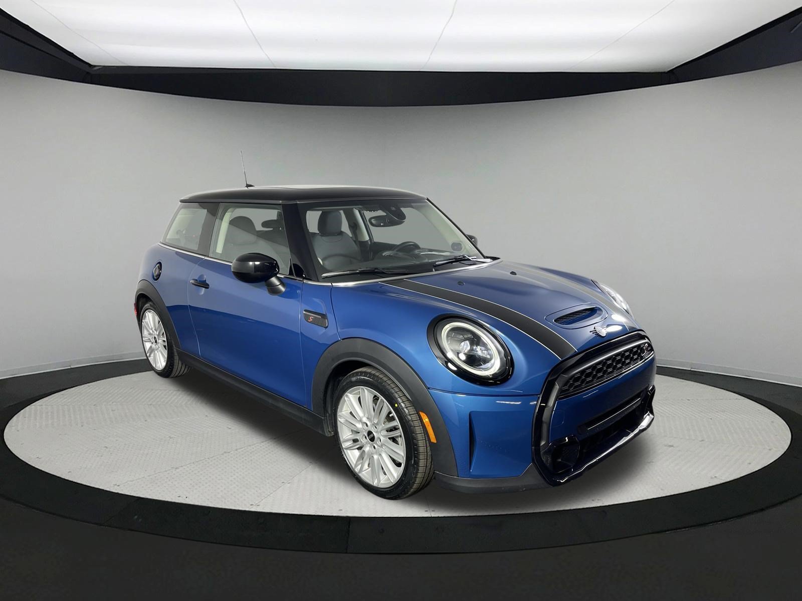 Certified Used 2024 ISLAND BLUE METAL MINI Cooper S image 3