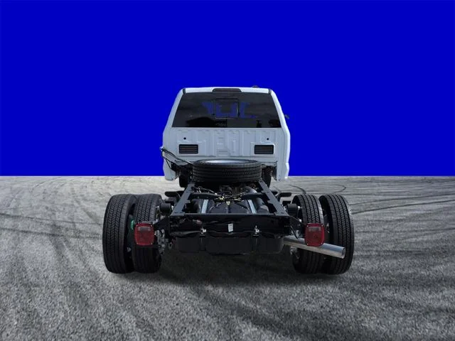 New 2026 Oxford White Ford F-550® XL image 5