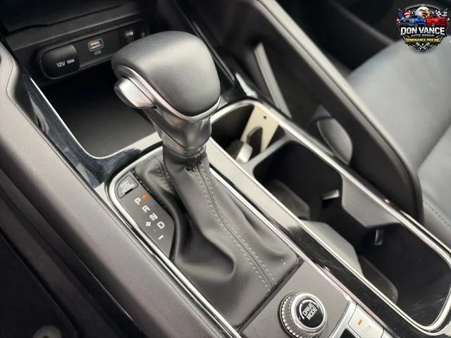 Used 2025 White Kia S image 24