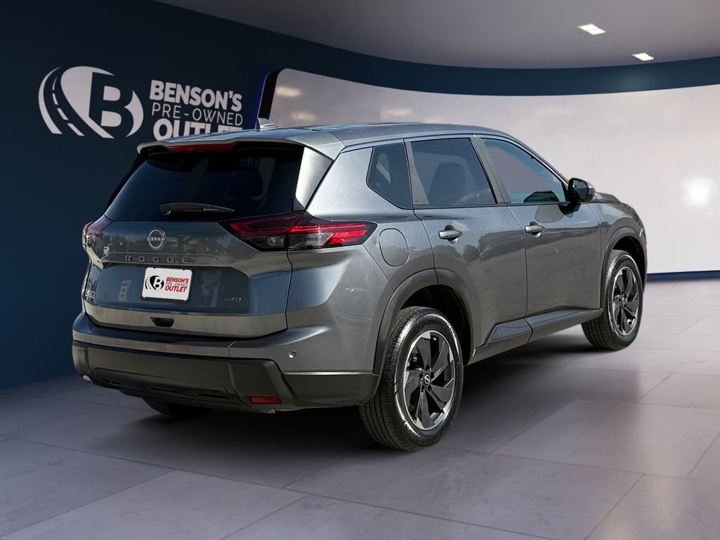 Used 2025 Gray Nissan SV image 5