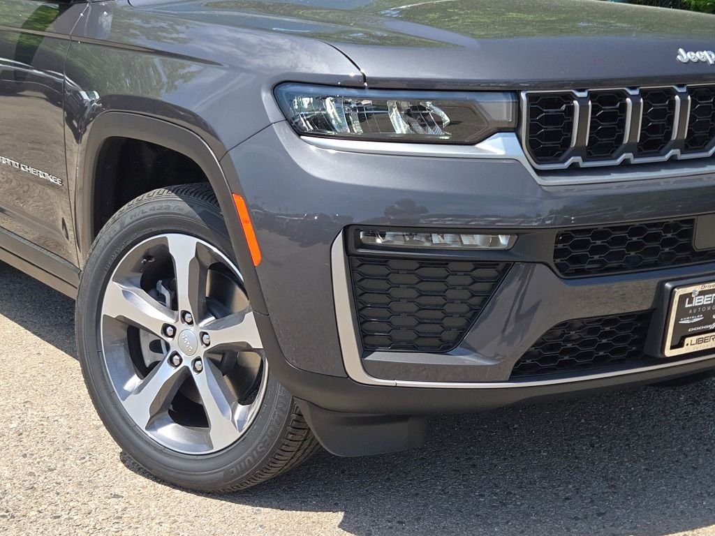New 2026 Baltic Gray Metallic Clearcoat Jeep Limited image 3