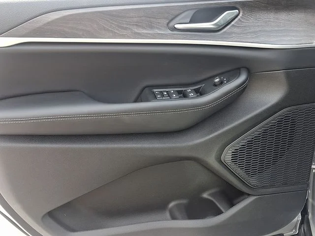 New 2026 Silver Jeep Altitude image 11