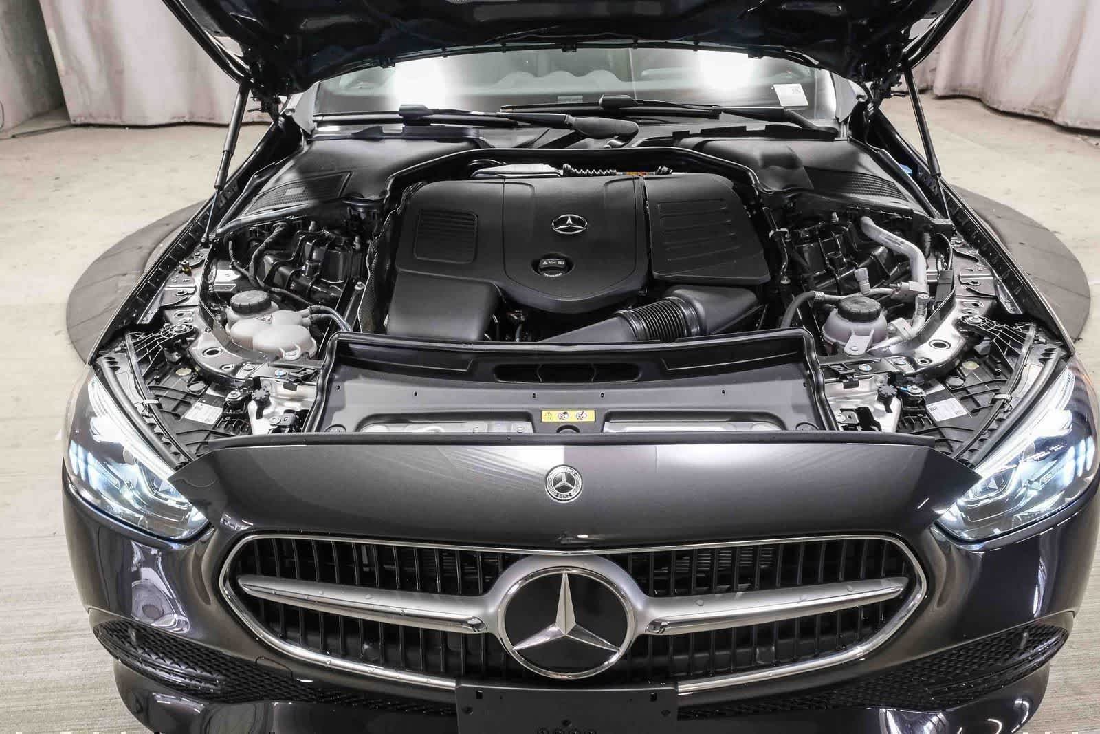 Nuevo Mercedes-Benz C 300 2026 en color gris grafito metalizado, imagen 31.