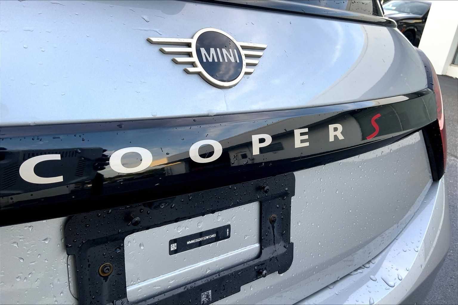 Used 2025 Melting Silver III Metallic MINI Cooper S image 9
