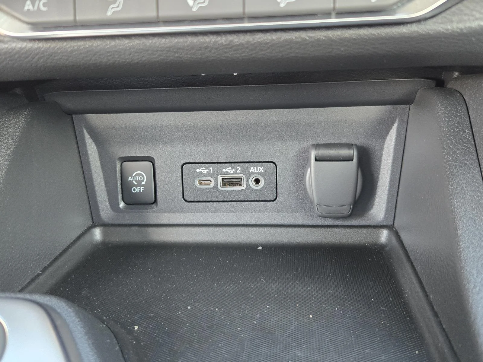2024 Nissan Sentra SV - Photo 13