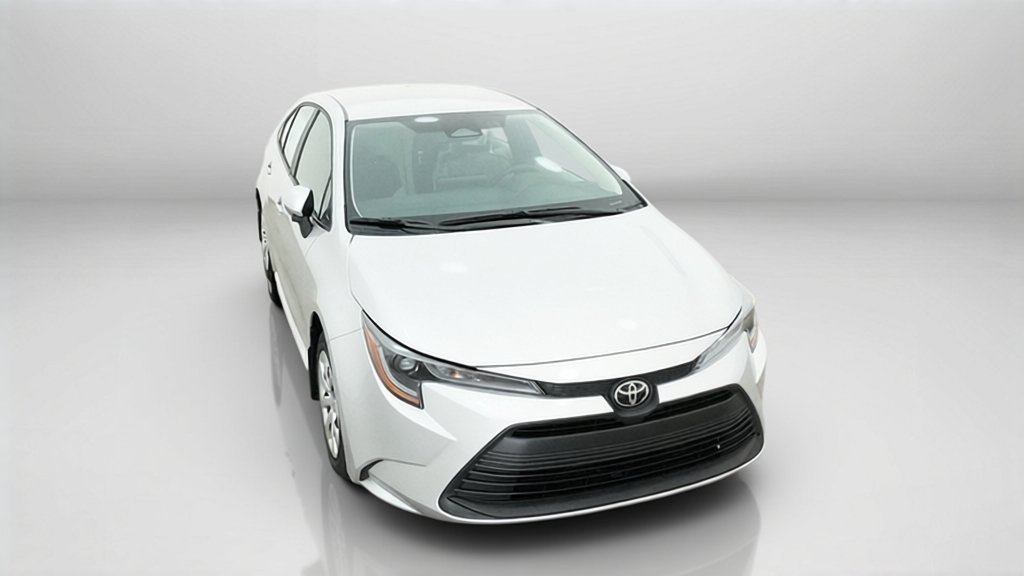 New 2027 Classic Silver Metallic Toyota LE image 4
