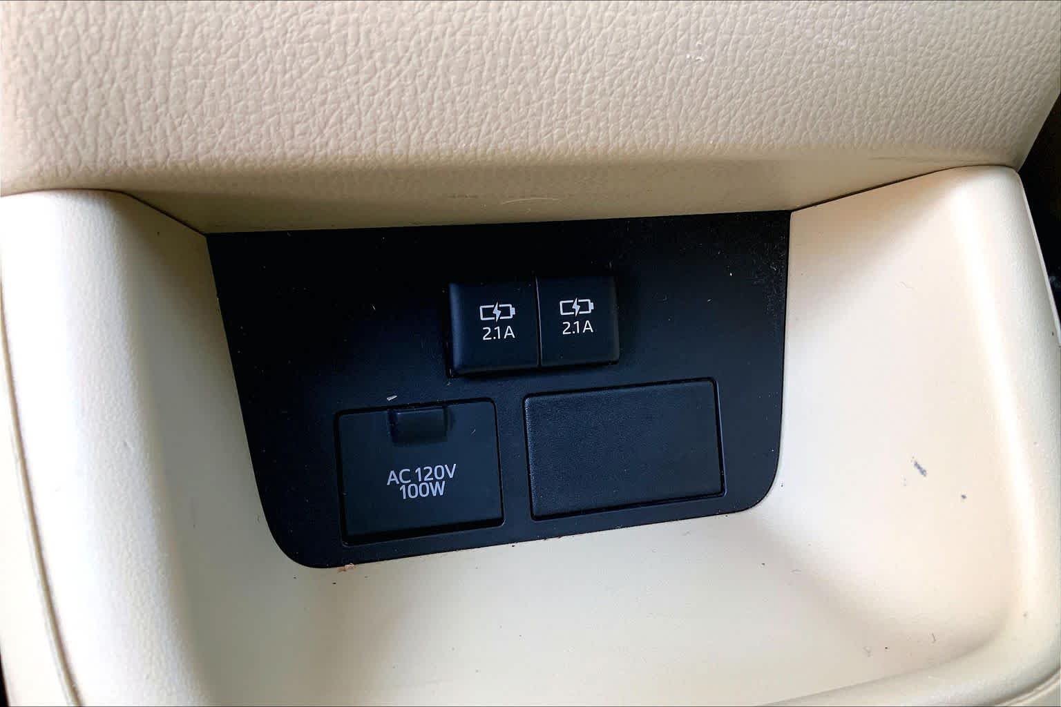 Used 2019 Blizzard Pearl Toyota XLE image 29
