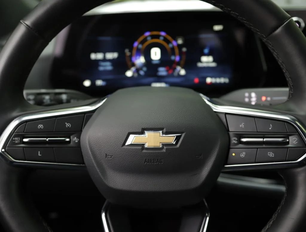 2025 Chevrolet Equinox LT - Photo 11