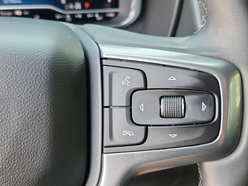 2023 Chevrolet Suburban Z71 - Photo 17