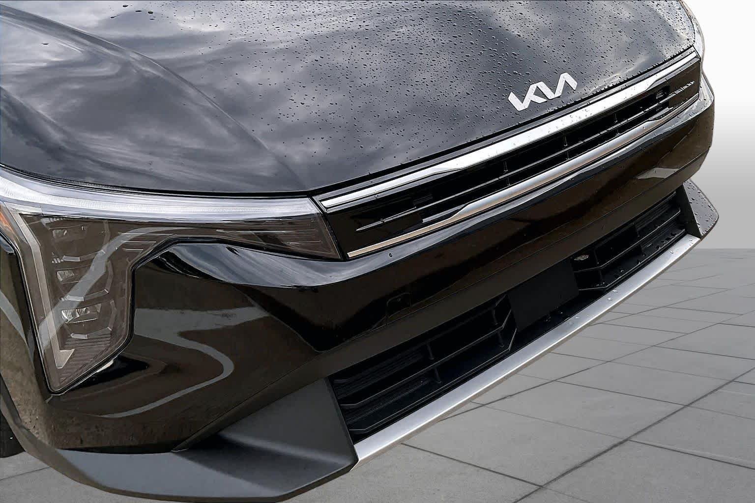 Used 2025 Aurora Black Pearl Kia EX image 27