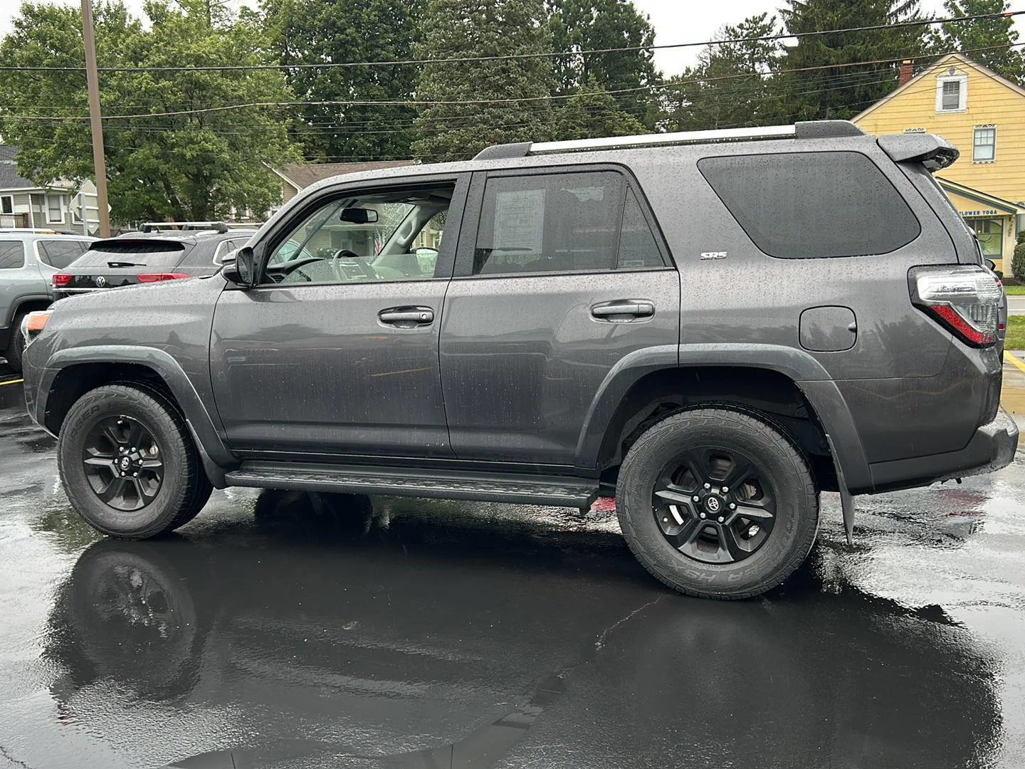 Used 2019 Magnetic Gray Metallic Toyota SR5 Premium image 4