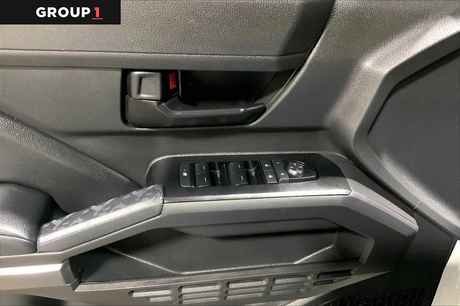 Used 2025 Ice Cap Toyota SR5 image 35