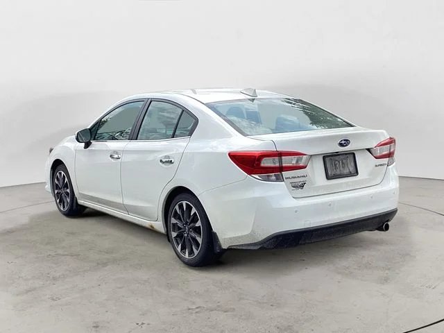 Used 2020 Crystal White Pearl Subaru Limited image 3