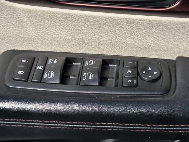 Used 2018 White Chrysler Limited image 29