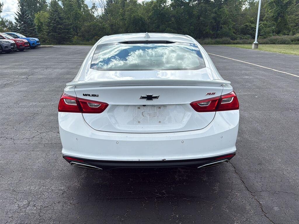 Used 2021 Summit White Chevrolet RS image 17