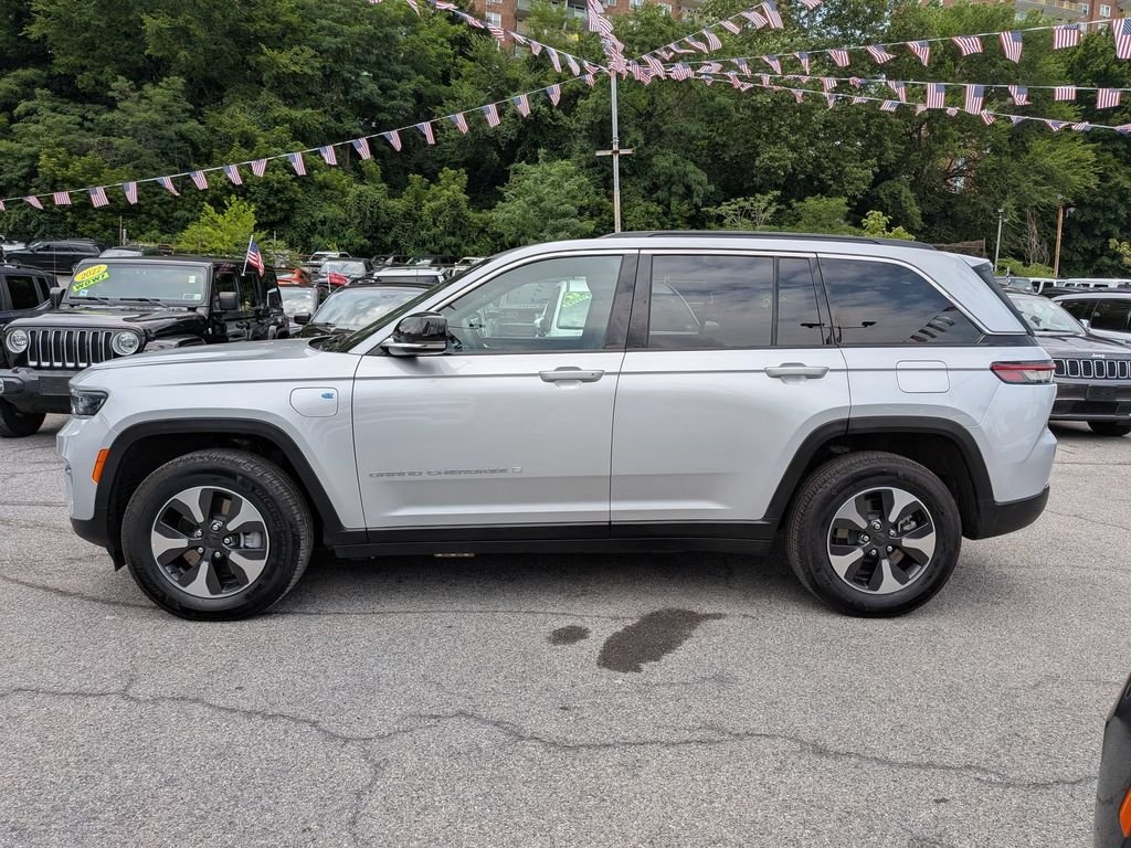 Used 2024 Silver Jeep 4xe image 11