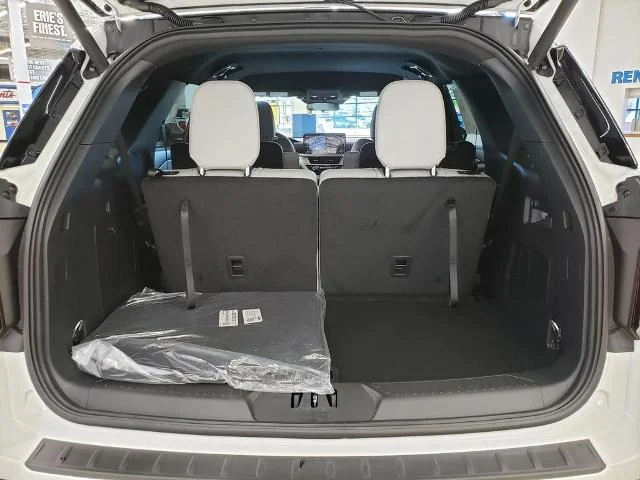 New 2027 Star White Metallic Tri-Coat Ford Active image 9
