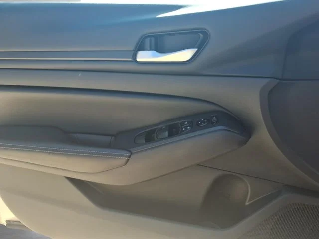 Used 2024 Silver Nissan 2.5 SV image 16