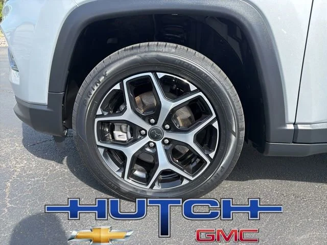 Used 2025 Silver Jeep Limited 4x4 image 9