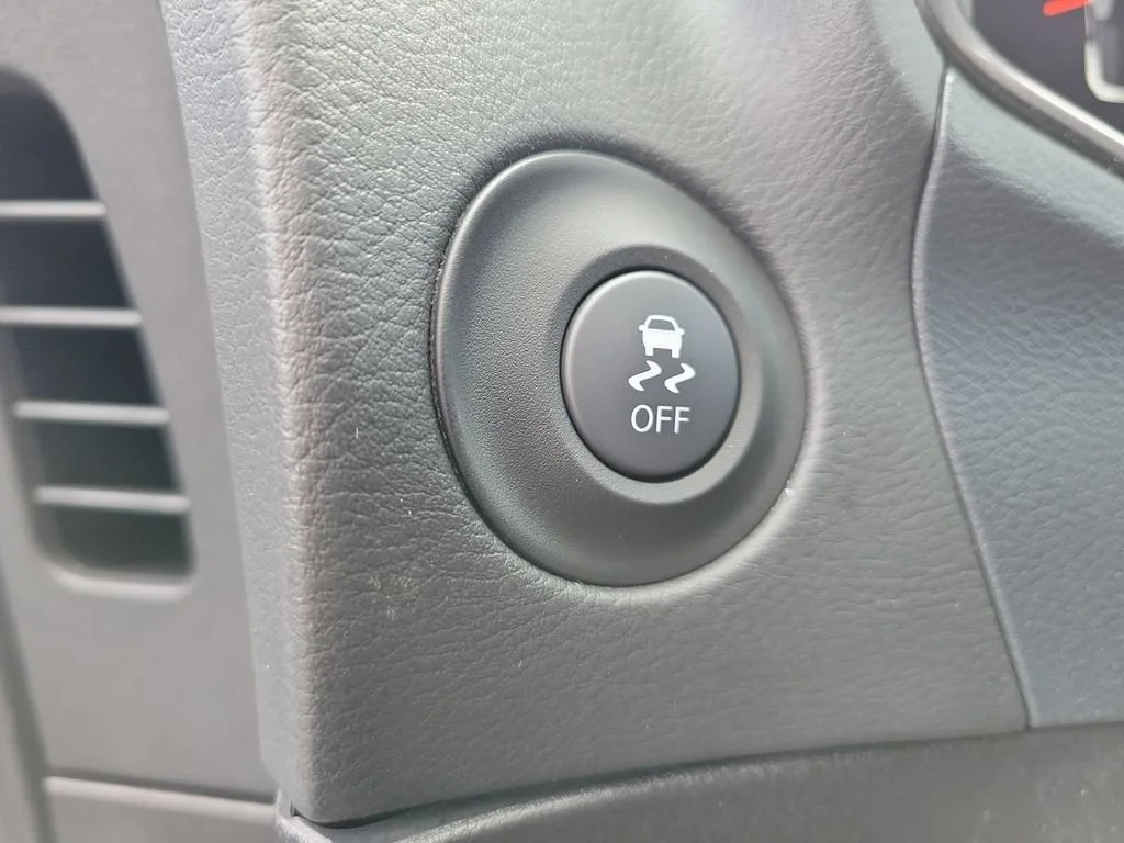 Used 2025 Gray Nissan Sport Manual Transmission image 17