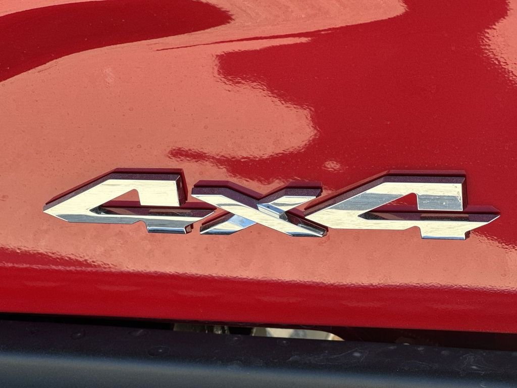 New 2026 Molten Red Pearl-Coat Exterior Paint RAM Tradesman image 46