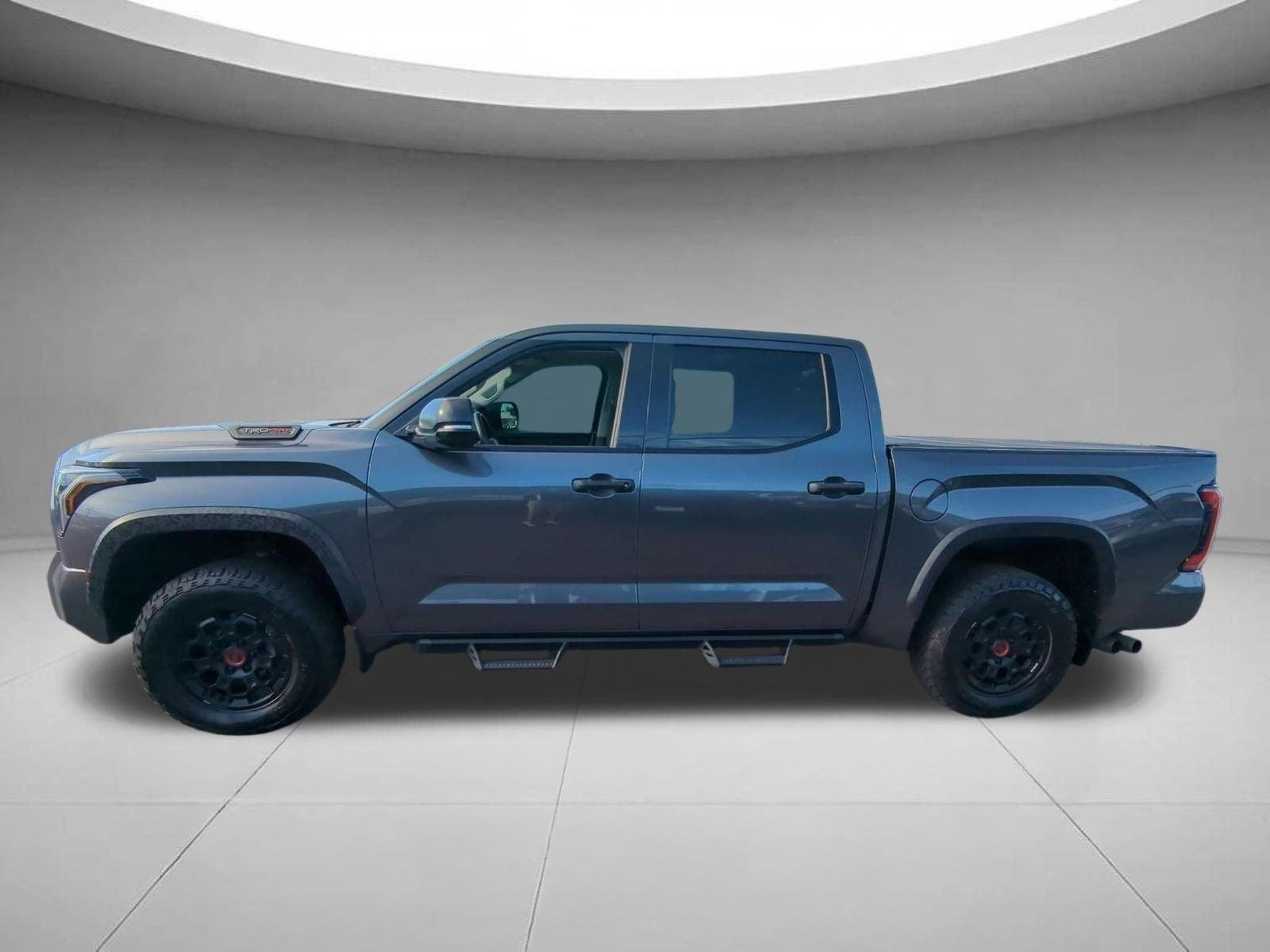 Used 2023  TOYOTA  image 2