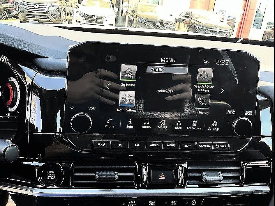 Used 2025 Everest White Pearl Tricoat Nissan Platinum image 11