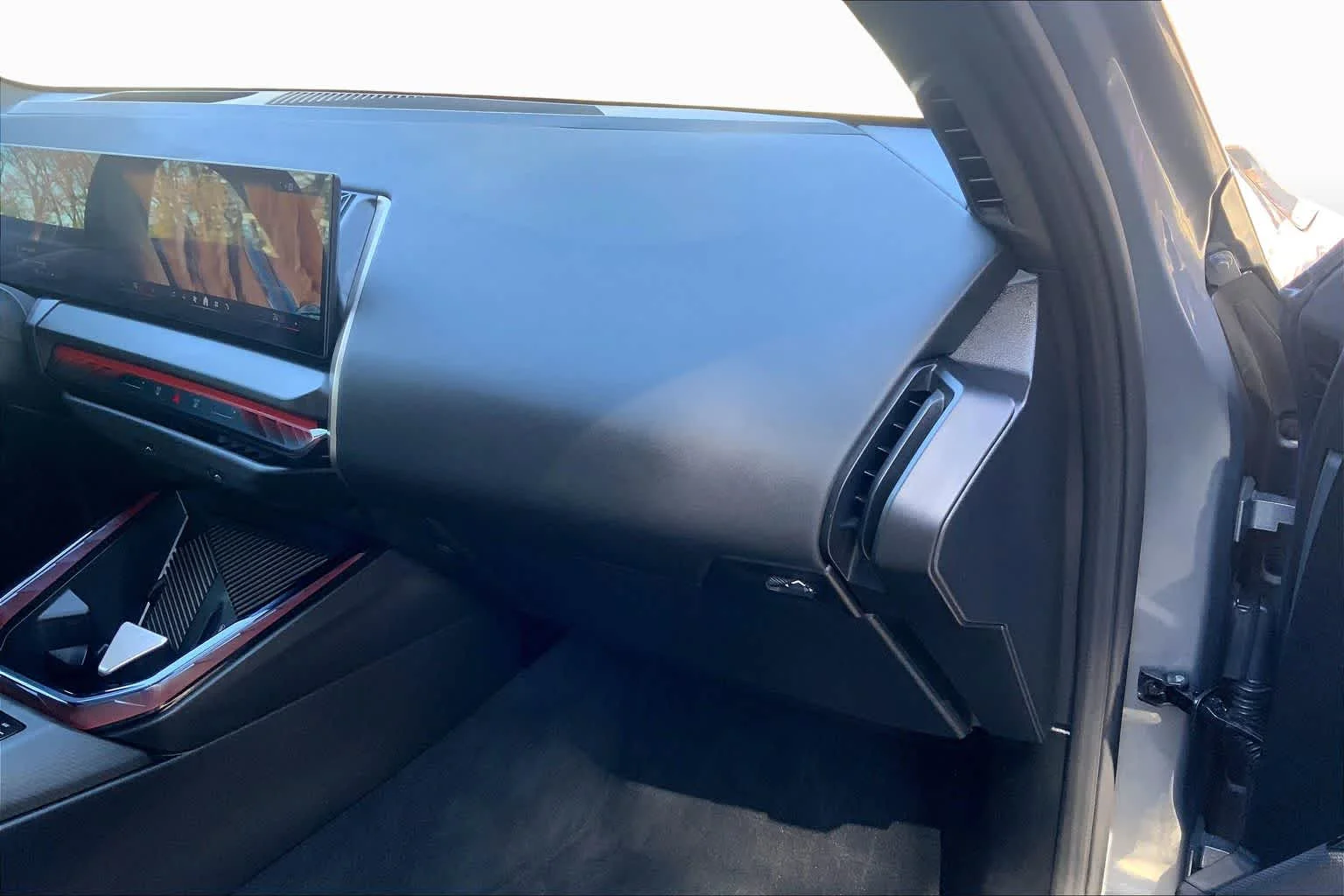 Used 2025 Skyscraper Gray Metallic BMW 30 xDrive image 18