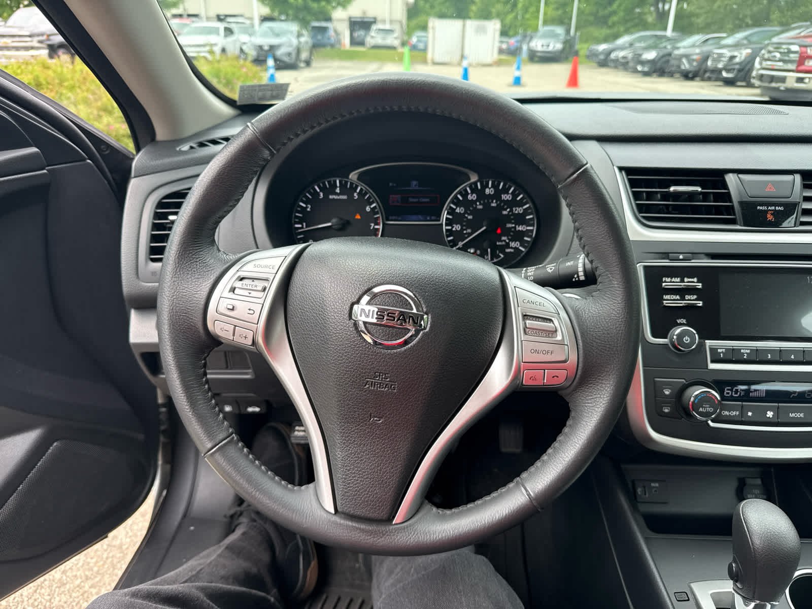 Used 2017 Gun Metallic Nissan 2.5 SV image 5