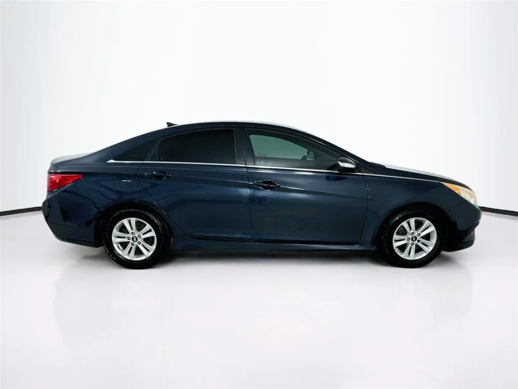 Used 2014 Blue Hyundai GLS image 8