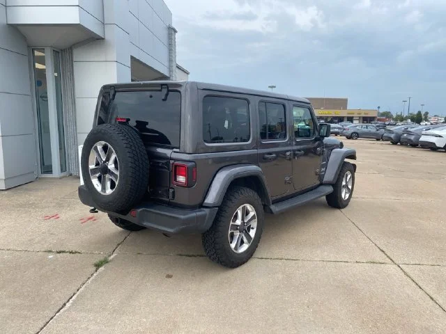 Used 2019 Granite Crystal Clearcoat Metallic Jeep Unlimited Sahara image 11