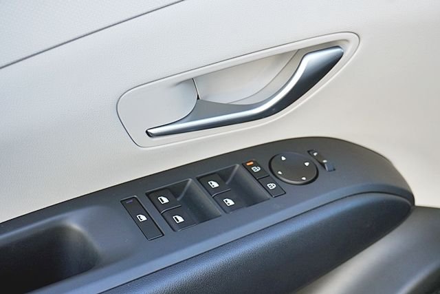 New 2026 Silver Hyundai SEL image 27