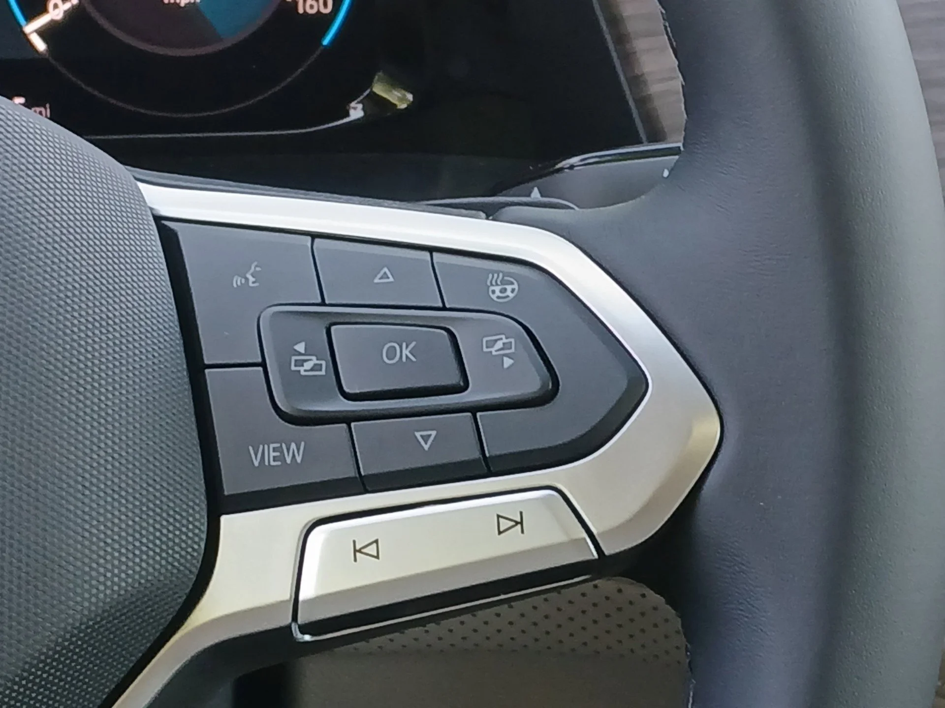 New 2026 Silver Mist Metallic Volkswagen 2.0T SEL Premium R-Line image 10
