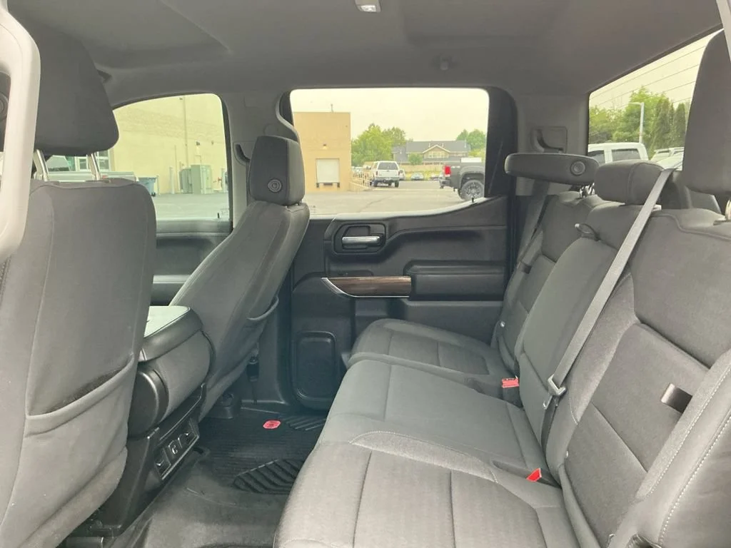 Used 2021 SILVER ICE METALLIC Chevrolet RST image 21