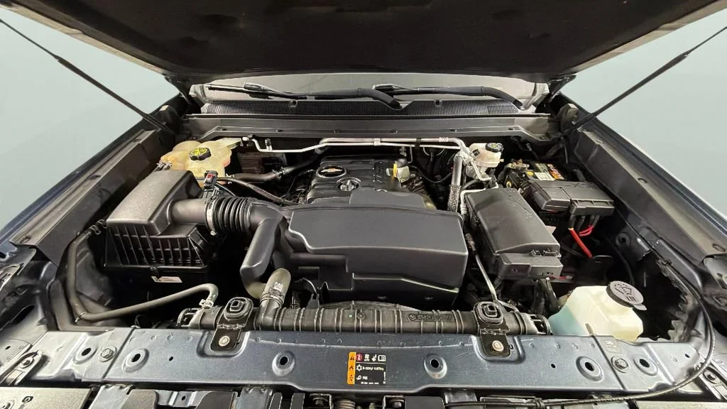 Used 2019 SHADOW GRAY METALLIC Chevrolet 2WD LT image 33