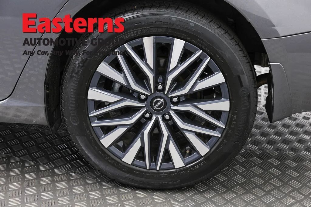 Used 2023 Gray Nissan 2.5 SV image 33
