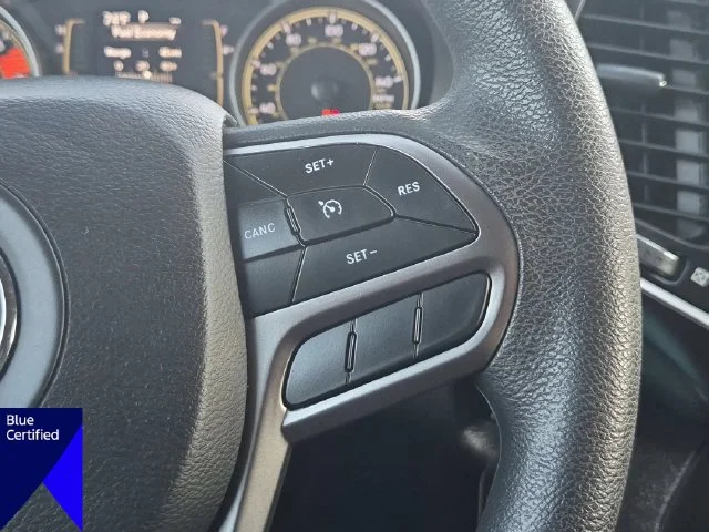 Used 2020 Silver Jeep Latitude image 21