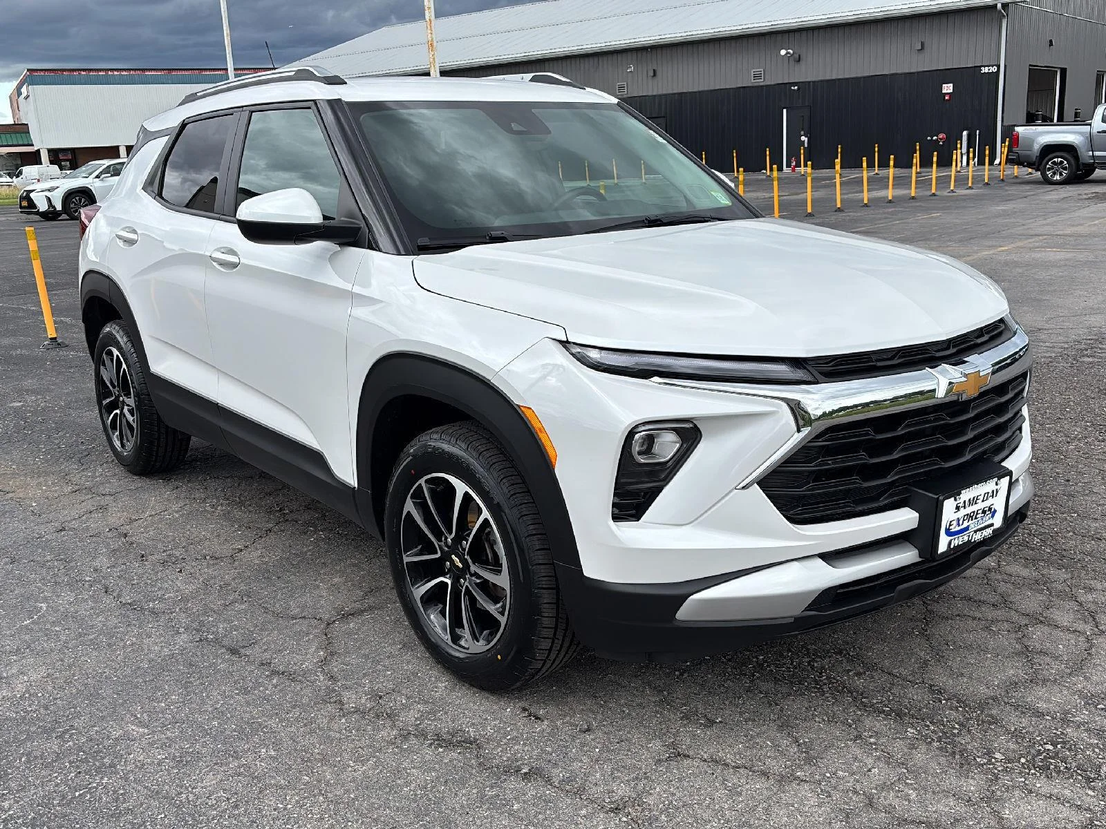 Used 2024 Iridescent Pearl Tricoat Chevrolet LT image 3