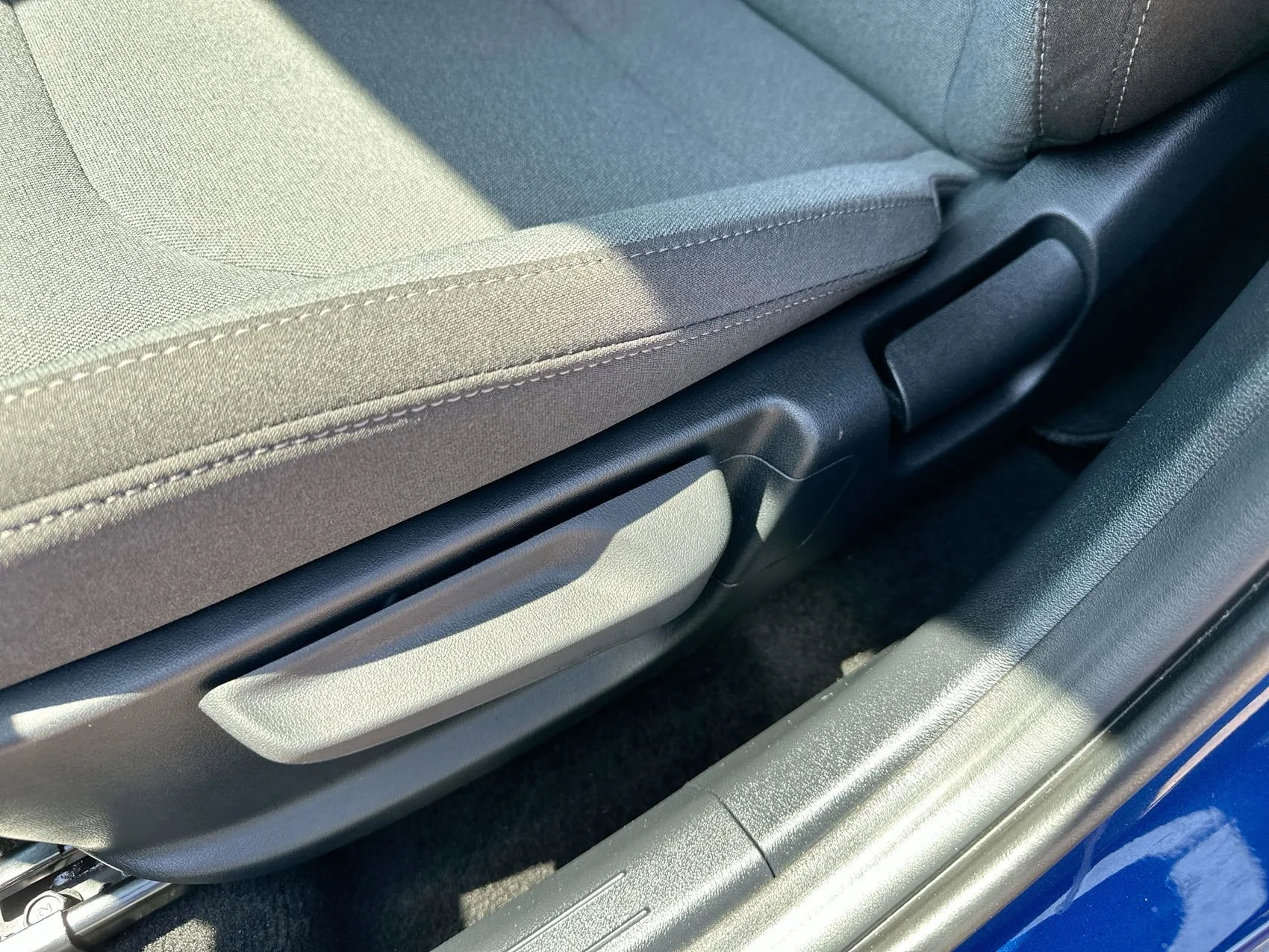 Used 2025 Deep Sea Blue Kia LXS image 12